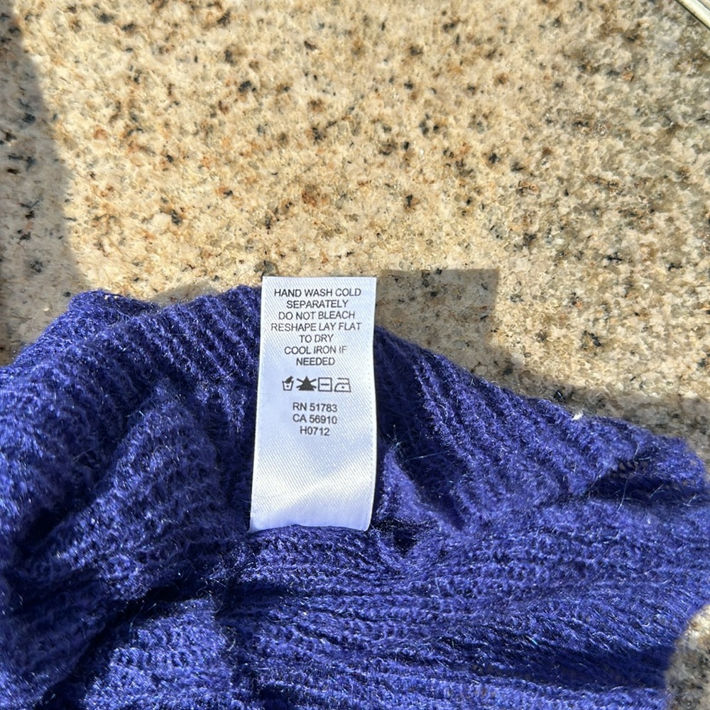 Maurices Blue, Size Medium, Short Sleeve Sweater - Picture 6 of 6